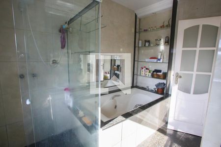 Casa à venda com 540m², 3 quartos e 4 vagas Casa à venda com 540m², 3 quartos e 4 vagasBanheiro da Suíte 1