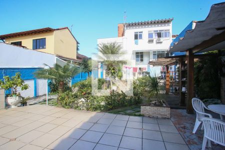 Casa à venda com 540m², 3 quartos e 4 vagas Casa à venda com 540m², 3 quartos e 4 vagasQuintal