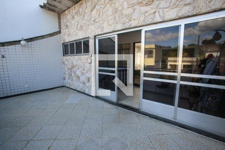 Casa à venda com 540m², 3 quartos e 4 vagas Casa à venda com 540m², 3 quartos e 4 vagasVaranda da Suíte 1