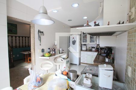 Casa à venda com 540m², 3 quartos e 4 vagas Casa à venda com 540m², 3 quartos e 4 vagasCozinha