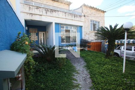 Casa à venda com 540m², 3 quartos e 4 vagas Casa à venda com 540m², 3 quartos e 4 vagasFrente da casa