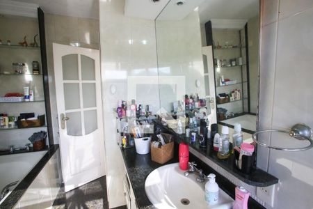 Casa à venda com 540m², 3 quartos e 4 vagas Casa à venda com 540m², 3 quartos e 4 vagasBanheiro da Suíte 1