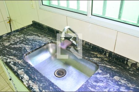 Casa à venda com 110m², 3 quartos e 2 vagasCozinha 