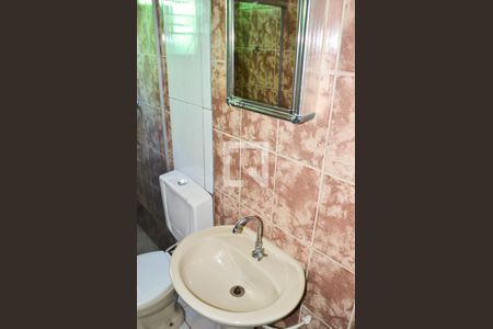 Casa à venda com 110m², 3 quartos e 2 vagasBanheiro 