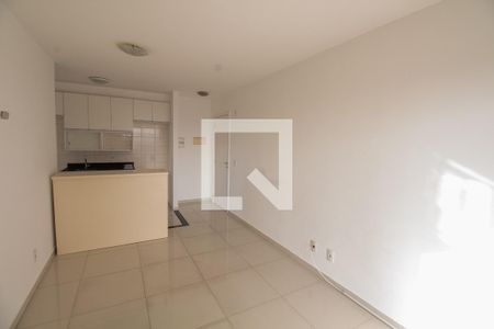 Sala de apartamento à venda com 3 quartos, 68m² em Vila Santa Clara, São Paulo