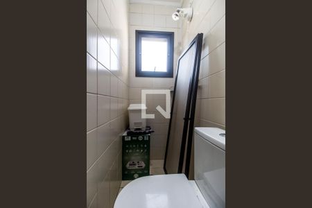 Casa de condomínio à venda com 350m², 4 quartos e 5 vagasBanheiro de serviço