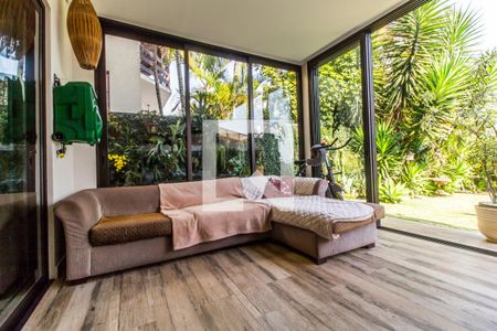 Casa de condomínio à venda com 350m², 4 quartos e 5 vagasVaranda gourmet