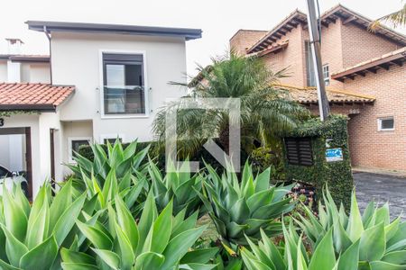 Casa de condomínio à venda com 350m², 4 quartos e 5 vagasEntrada