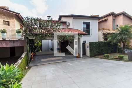 Casa de condomínio à venda com 350m², 4 quartos e 5 vagasVista da Rua