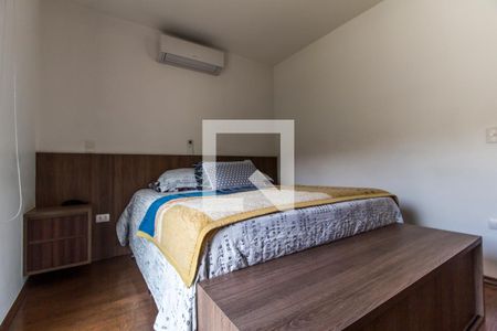 Casa de condomínio à venda com 350m², 4 quartos e 5 vagasSuíte master