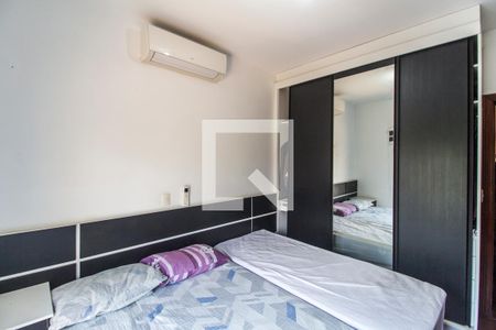 Casa de condomínio à venda com 350m², 4 quartos e 5 vagasSuíte 2