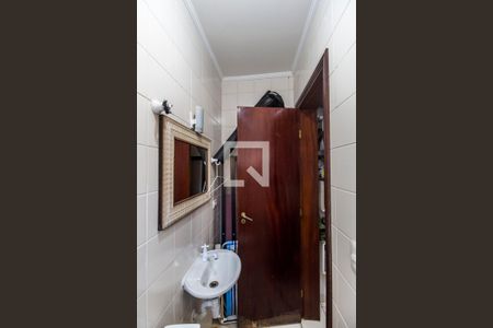 Casa de condomínio à venda com 350m², 4 quartos e 5 vagasBanheiro de serviço