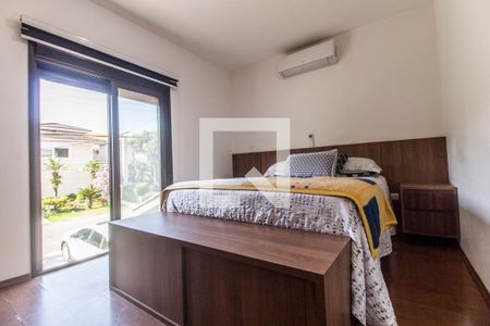 Casa de condomínio à venda com 350m², 4 quartos e 5 vagasSuíte master