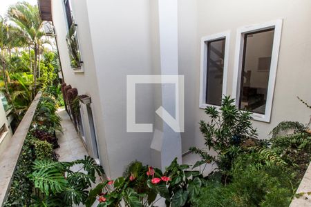 Casa de condomínio à venda com 350m², 4 quartos e 5 vagasCorredor