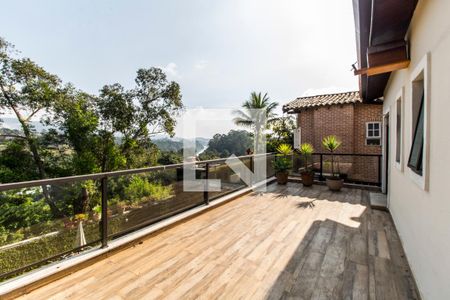 Casa de condomínio à venda com 350m², 4 quartos e 5 vagasVaranda