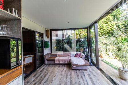 Casa de condomínio à venda com 350m², 4 quartos e 5 vagasVaranda gourmet