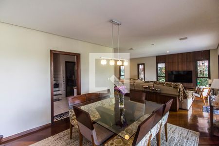 Casa de condomínio à venda com 350m², 4 quartos e 5 vagasSala de Jantar