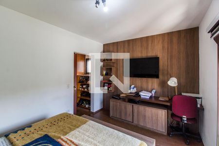 Casa de condomínio à venda com 350m², 4 quartos e 5 vagasSuíte master