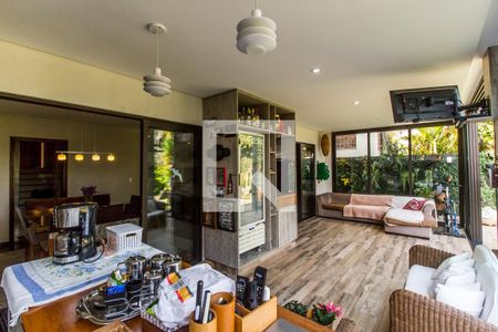 Casa de condomínio à venda com 350m², 4 quartos e 5 vagasVaranda gourmet