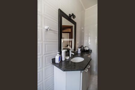 Casa de condomínio à venda com 350m², 4 quartos e 5 vagasBanheiro