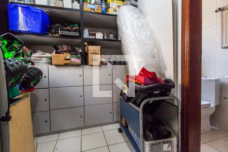 Casa de condomínio à venda com 350m², 4 quartos e 5 vagasQuarto de Serviço