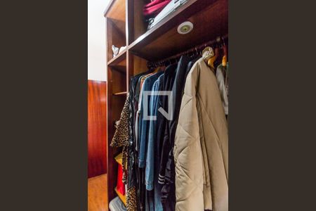 Casa de condomínio à venda com 350m², 4 quartos e 5 vagasCloset da suíte