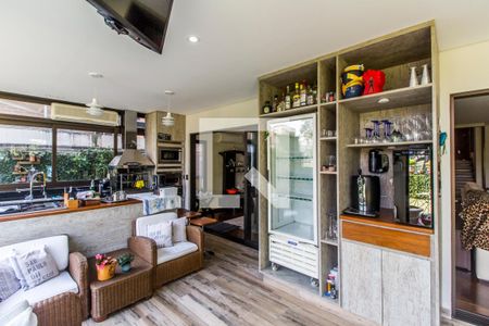 Casa de condomínio à venda com 350m², 4 quartos e 5 vagasVaranda gourmet