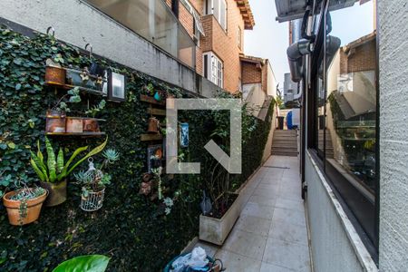 Casa de condomínio à venda com 350m², 4 quartos e 5 vagasCorredor