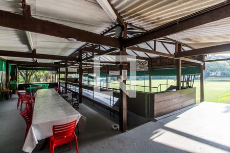 Casa de condomínio à venda com 350m², 4 quartos e 5 vagasÁrea comum - Salão de festas