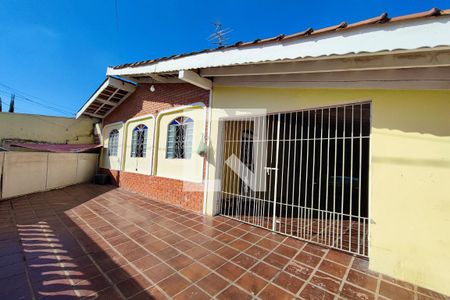 Casa à venda com 70m², 3 quartos e 5 vagasQuintal / Garagem