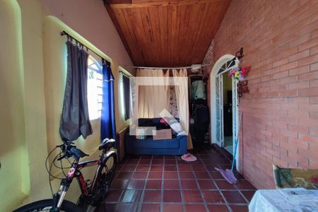 Casa à venda com 70m², 3 quartos e 5 vagasComôdo Extra