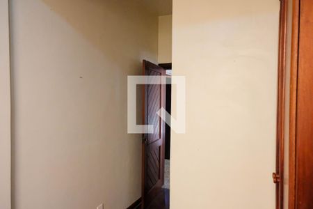 Casa à venda com 420m², 5 quartos e 4 vagas Casa à venda com 420m², 5 quartos e 4 vagasDetalhe