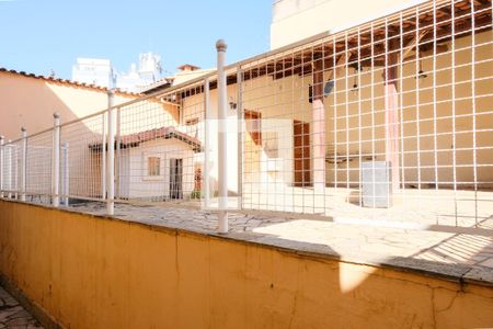 Casa à venda com 420m², 5 quartos e 4 vagas Casa à venda com 420m², 5 quartos e 4 vagasÁrea comum