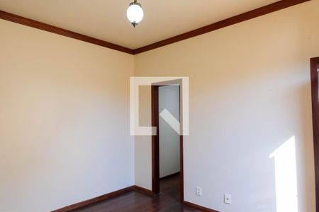 Casa à venda com 420m², 5 quartos e 4 vagas Casa à venda com 420m², 5 quartos e 4 vagasQuarto 5