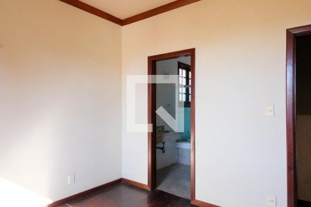 Casa à venda com 420m², 5 quartos e 4 vagas Casa à venda com 420m², 5 quartos e 4 vagasQuarto 2