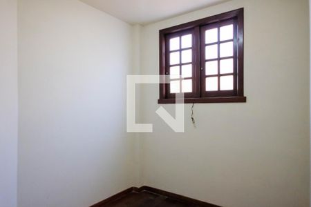 Casa à venda com 420m², 5 quartos e 4 vagas Casa à venda com 420m², 5 quartos e 4 vagasQuarto de Serviço