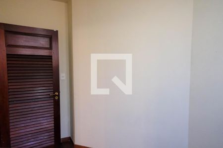 Casa à venda com 420m², 5 quartos e 4 vagas Casa à venda com 420m², 5 quartos e 4 vagasQuarto de Serviço