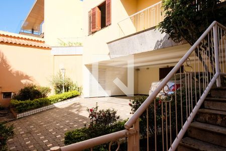 Casa à venda com 420m², 5 quartos e 4 vagas Casa à venda com 420m², 5 quartos e 4 vagasÁrea comum