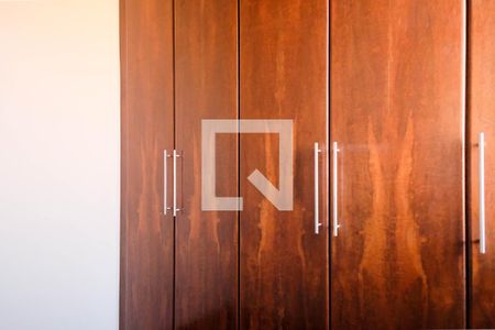 Casa à venda com 420m², 5 quartos e 4 vagas Casa à venda com 420m², 5 quartos e 4 vagasQuarto 4