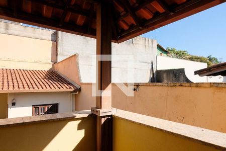 Casa à venda com 420m², 5 quartos e 4 vagas Casa à venda com 420m², 5 quartos e 4 vagasVaranda