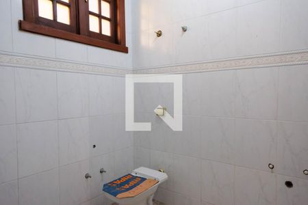 Casa à venda com 420m², 5 quartos e 4 vagas Casa à venda com 420m², 5 quartos e 4 vagasBanheiro