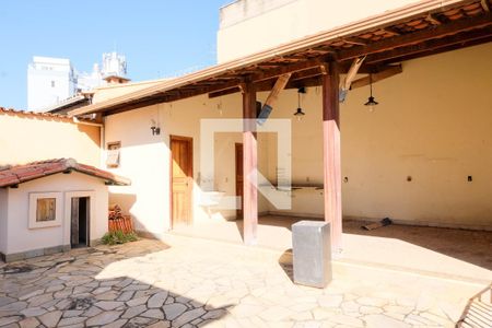 Casa à venda com 420m², 5 quartos e 4 vagas Casa à venda com 420m², 5 quartos e 4 vagasÁrea comum