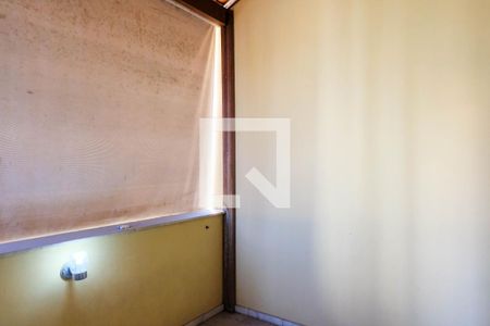 Casa à venda com 420m², 5 quartos e 4 vagas Casa à venda com 420m², 5 quartos e 4 vagasVaranda