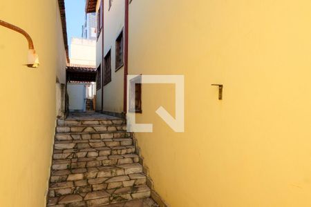 Casa à venda com 420m², 5 quartos e 4 vagas Casa à venda com 420m², 5 quartos e 4 vagasQuintal