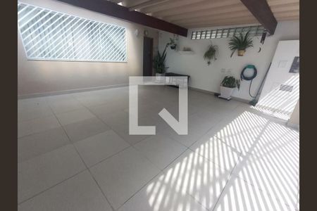 Casa à venda com 135m², 3 quartos e 2 vagas
