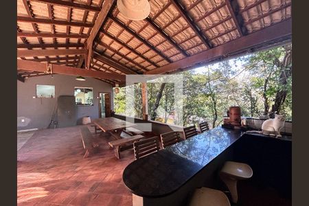 Casa de condomínio à venda com 300m², 4 quartos e 4 vagas Casa de condomínio à venda com 300m², 4 quartos e 4 vagasÁrea Externa