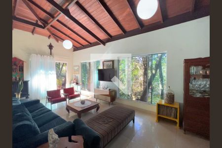 Casa de condomínio à venda com 300m², 4 quartos e 4 vagas Casa de condomínio à venda com 300m², 4 quartos e 4 vagasSala de Estar