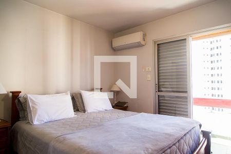 Apartamento à venda com 198m², 3 quartos e 2 vagas Apartamento à venda com 198m², 3 quartos e 2 vagasSuíte