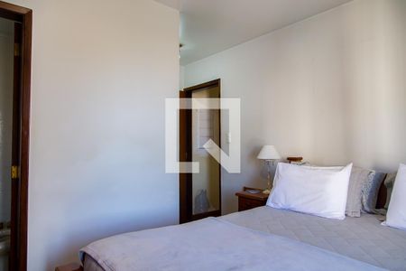 Apartamento à venda com 198m², 3 quartos e 2 vagas Apartamento à venda com 198m², 3 quartos e 2 vagasSuíte