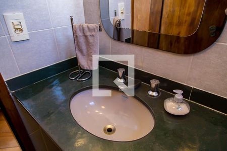 Apartamento à venda com 198m², 3 quartos e 2 vagas Apartamento à venda com 198m², 3 quartos e 2 vagasBanheiro da Cobertura - Pia